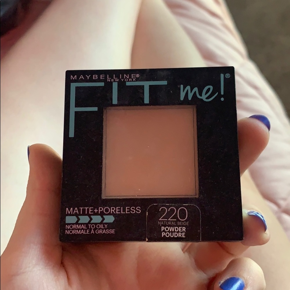 Maybelline Fit me Powder Matte and Poress 220